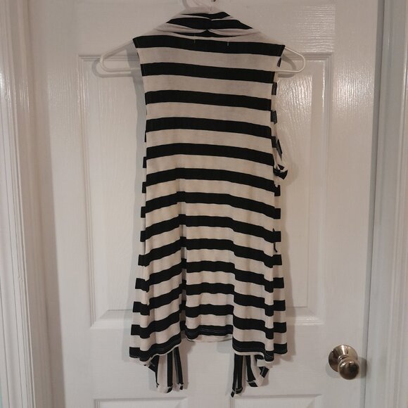 Almost Famous Pseudo Tank Top - Picture 3 of 3